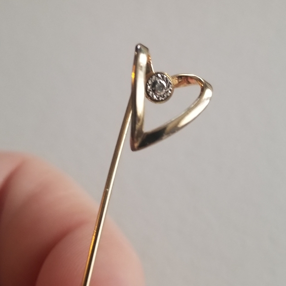 Vintage heart stickpin outline gold tone lapel cravat - Picture 4 of 8